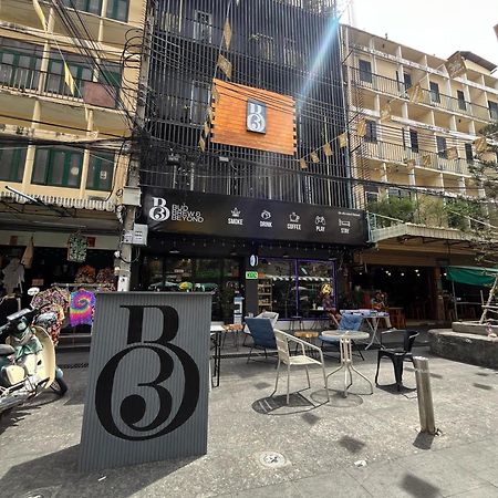 Bud Brew Beyond Dispensary And Hotel Bangkok Eksteriør billede