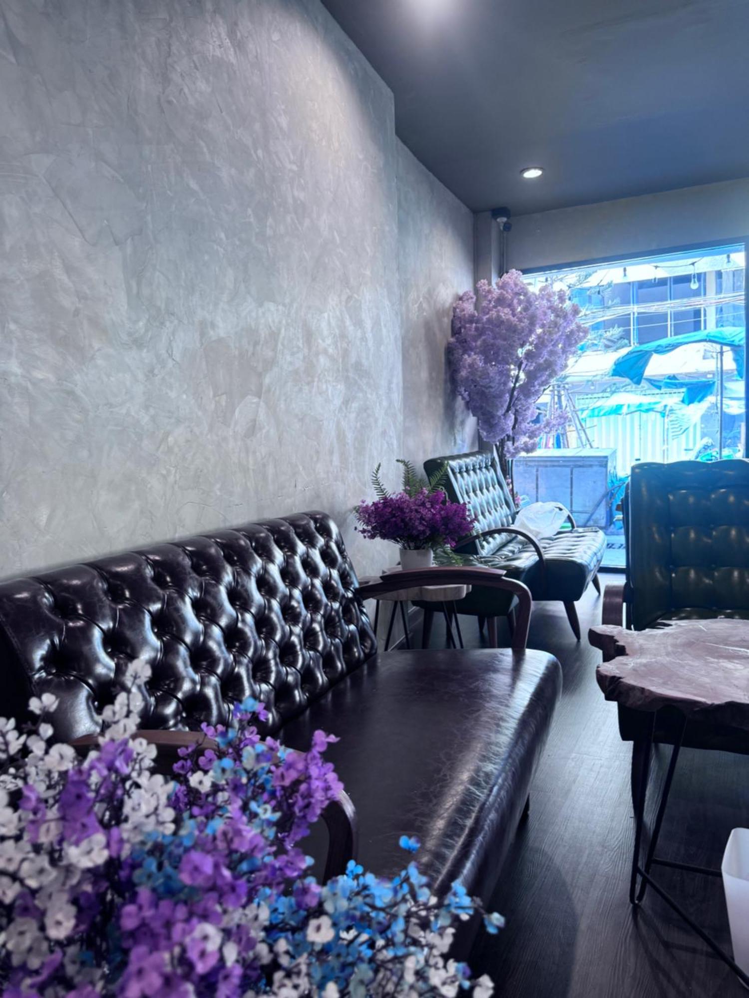 Bud Brew Beyond Dispensary And Hotel Bangkok Eksteriør billede