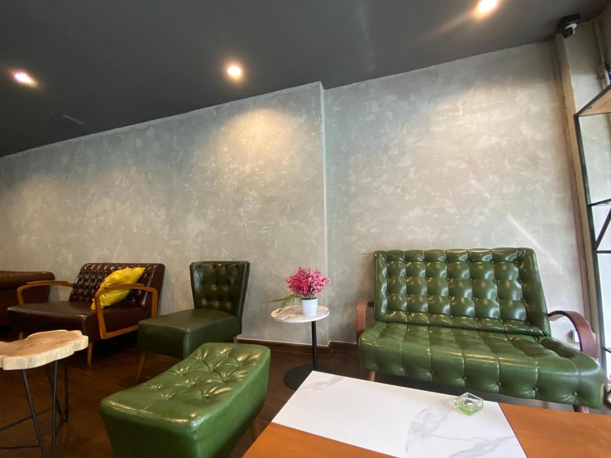 Bud Brew Beyond Dispensary And Hotel Bangkok Eksteriør billede