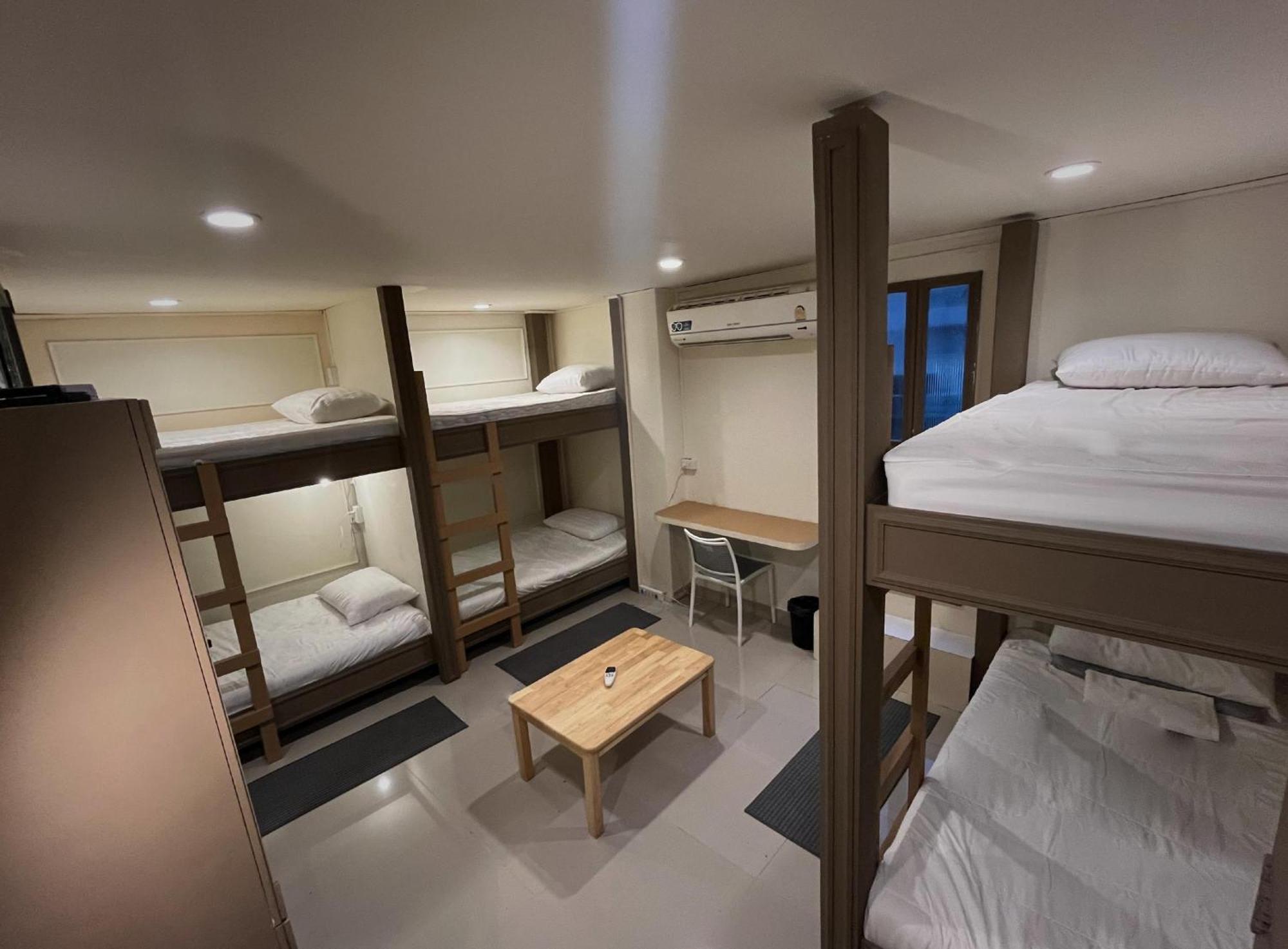 Bud Brew Beyond Dispensary And Hotel Bangkok Eksteriør billede