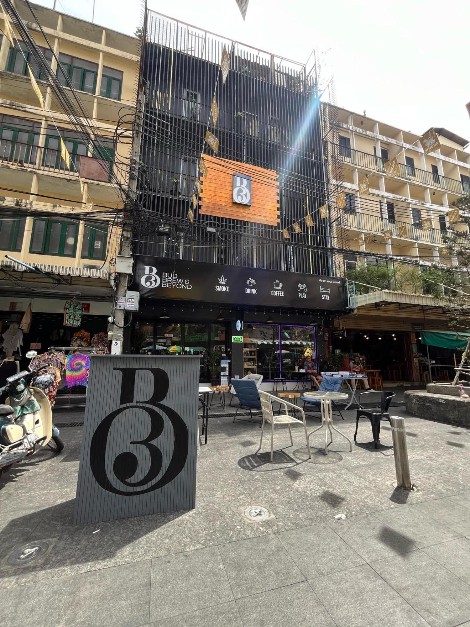 Bud Brew Beyond Dispensary And Hotel Bangkok Eksteriør billede